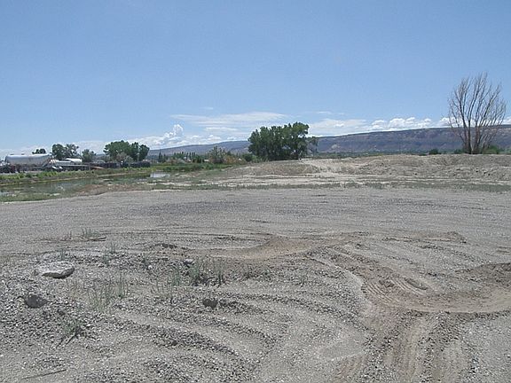4th image of 21.5 Road