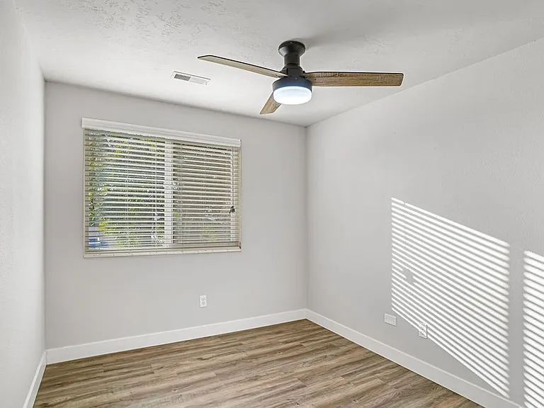 25 N Orchard Dr — Photo 22