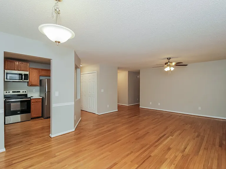 426 Ivy Crest Dr — Photo 7