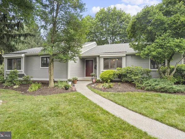 727 Inverness Dr #727, West Chester, PA 19380