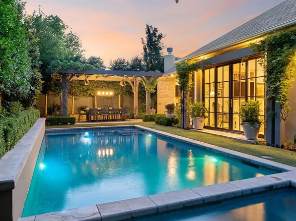 1202 Belford Ave, Nichols Hills, OK 73116