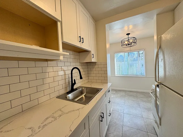 2715 F Street — Photo 3