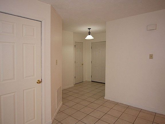 3rd image of 3122 Sandpiper Ct
