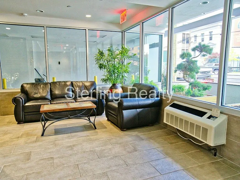 2315 Astoria Blvd #3A — Photo 15