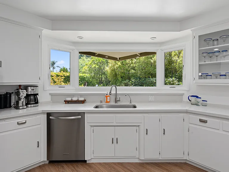 11 Kitchen