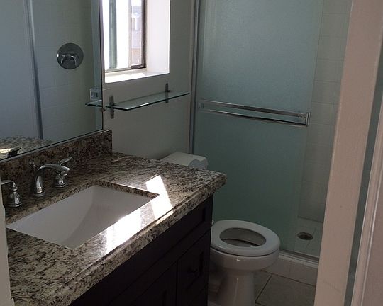 3rd image of 642 W Knoll Dr APT 301