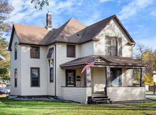 311 Chestnut St #1, Grand Forks, ND 58201