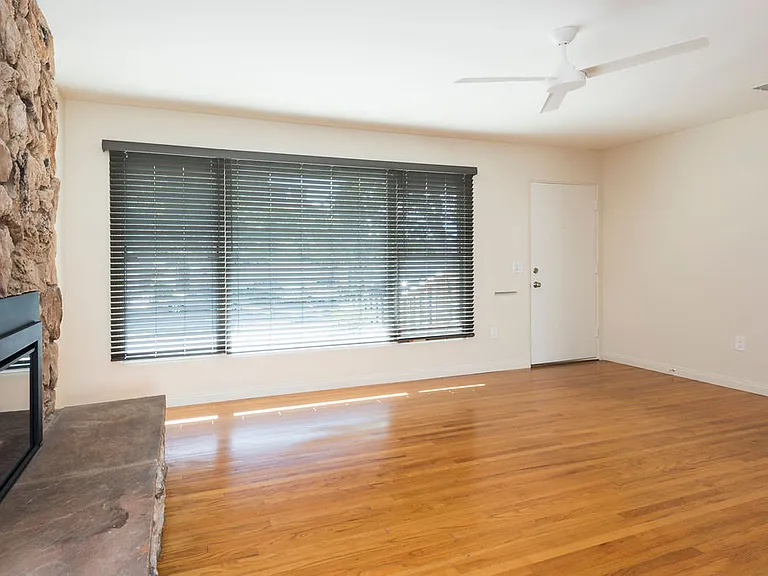 952 Agate St #952 — Photo 3