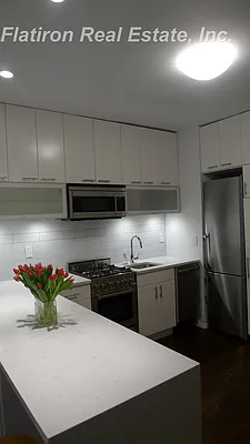 Rented by Flat Iron Real Estate | media 9