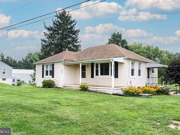 3rd image of 4705 Ridge Rd