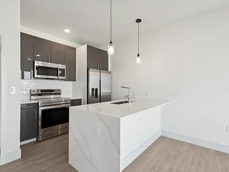1221 E Fletcher St #406 — Photo 4