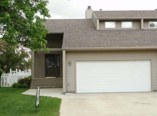 401 W Apollo Ave, Bismarck, ND 58503