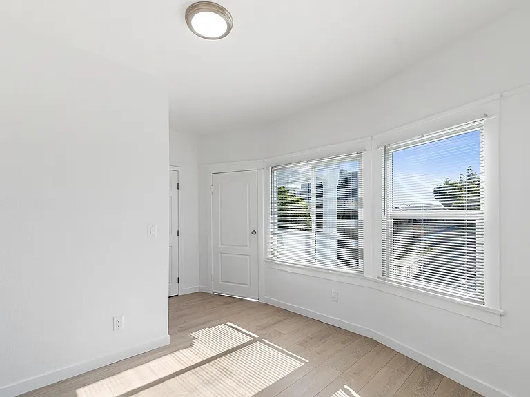 1226 Olive Ave — Photo 16