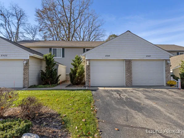 8525 Courtland Dr NE, Rockford, MI 49341