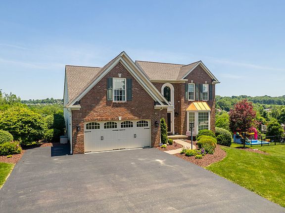 3rd image of 1734 Queens Dr