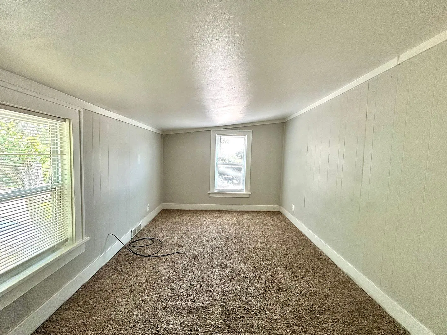 2 bed, 1.0 bath, $950 — Photo 4