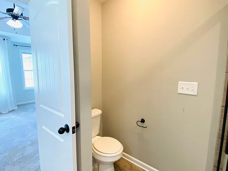 1194 Eagles Bluff Dr — Photo 33