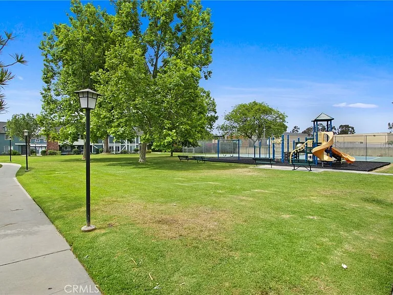 8230 Santa Inez Dr — Photo 20
