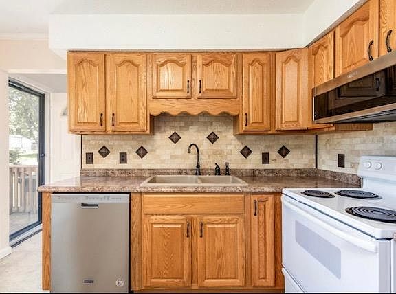 3rd image of 709 Liberty Pike
