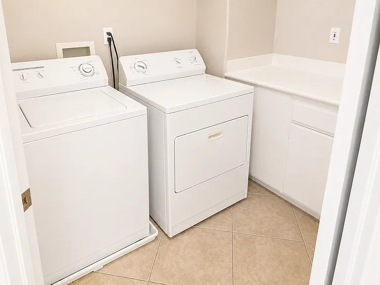686 Jay Ct — Photo 12