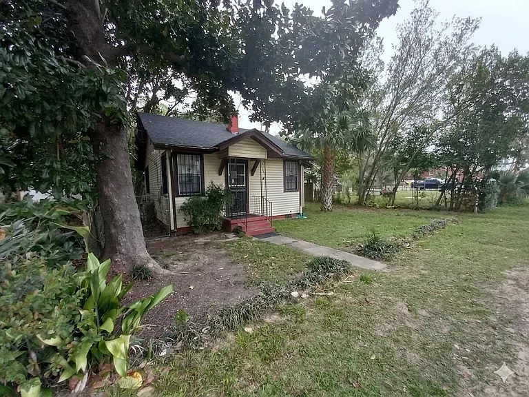 1004 N U St — Photo 3