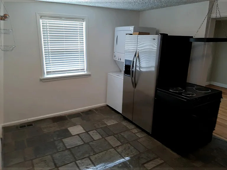 1108 S Longmont Ave — Photo 7