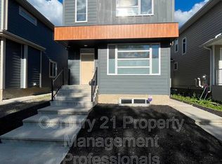 7427 106th St NW, Edmonton, AB T6E 4W7
