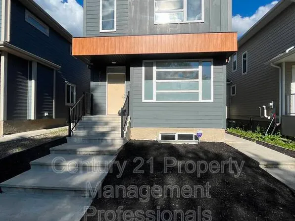 7427 106th St NW, Edmonton, AB T6E 4W7