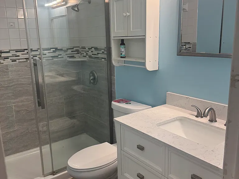 400 Oakridge Blvd #8 — Photo 6