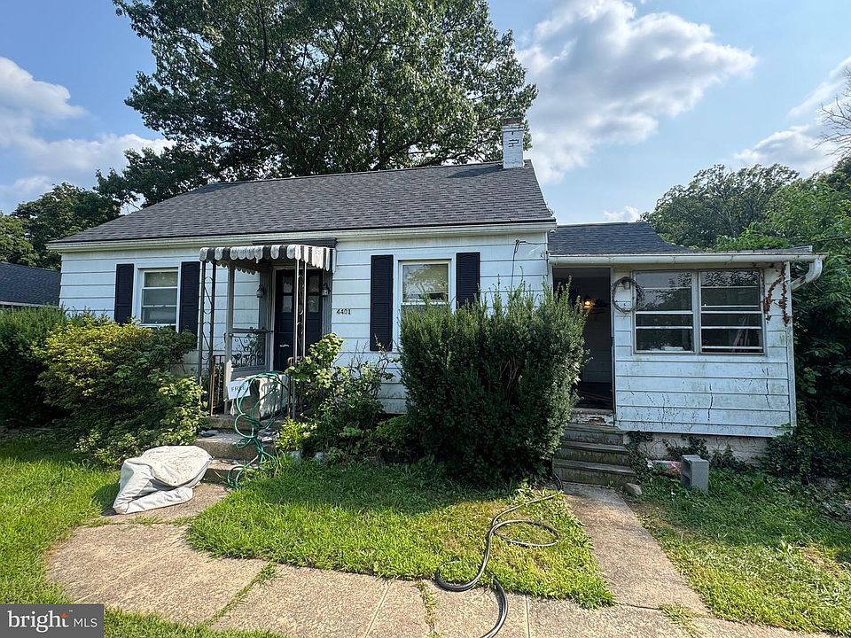 1st image of 4401 Locust Ln