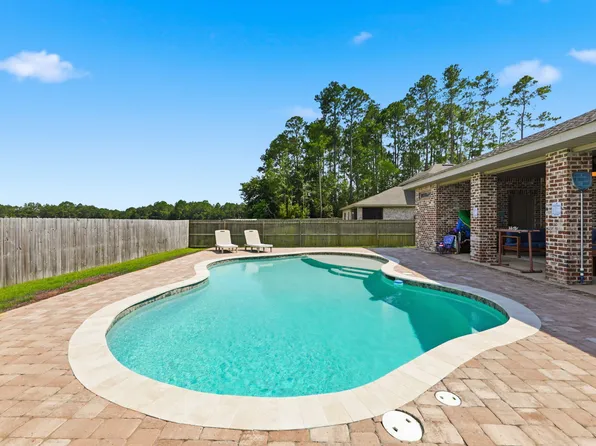 2590 Lovewood Dr, Gulf Breeze, FL 32566
