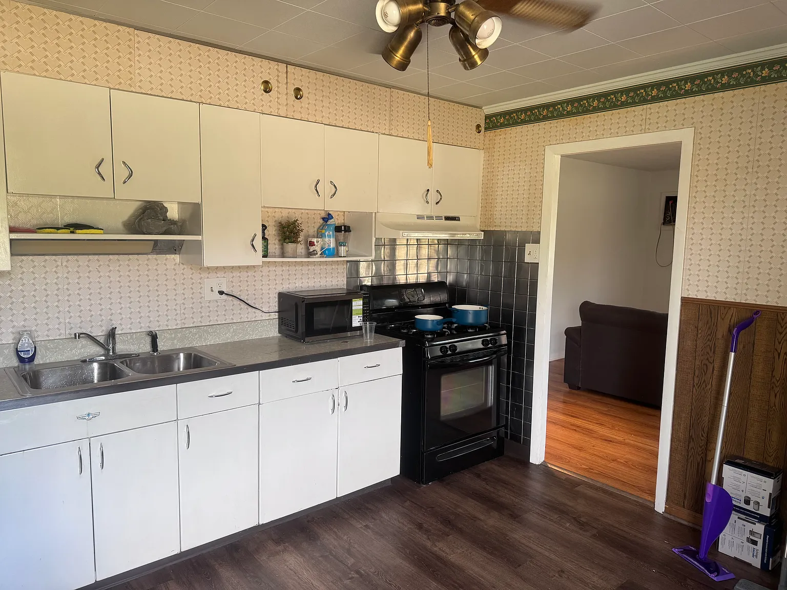 103 S Bartlett Rd — Photo 2