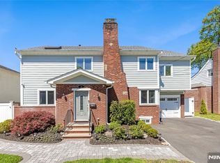 30 Elm St, Dumont, NJ 07628