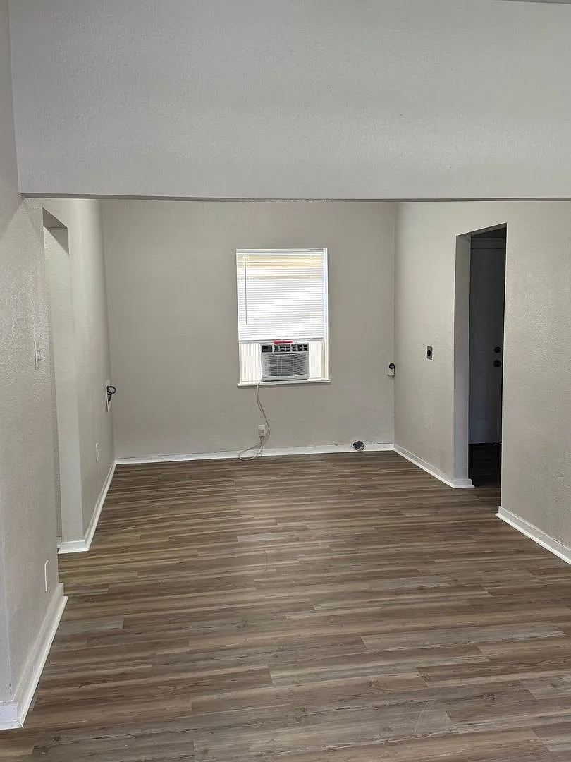 Fresh updates inside this 2 bedroom 1 bath apartment — Photo 2