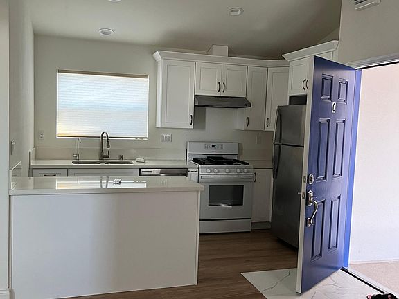 2nd image of 1316 S Van Ness Ave #C