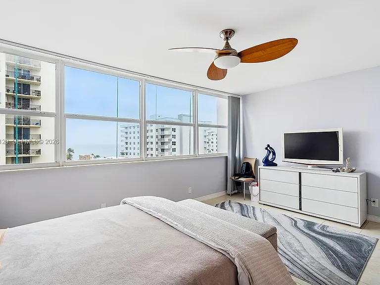 1400 S Ocean Dr #802 — Photo 18