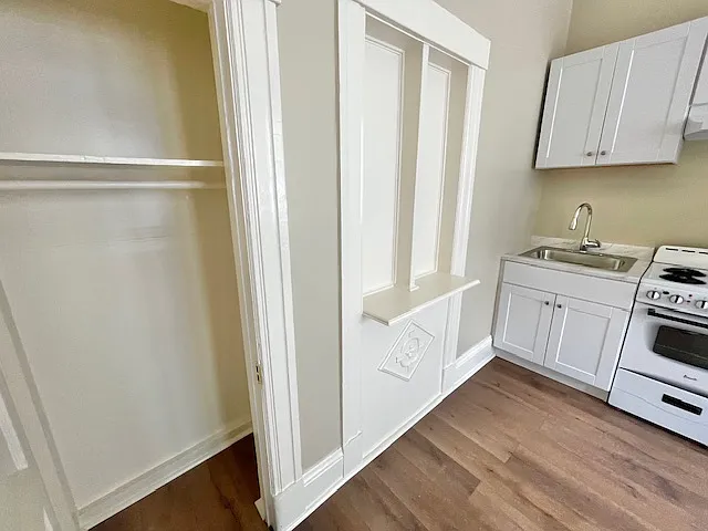 Studio, 170 sqft, $1,495 — Photo 4