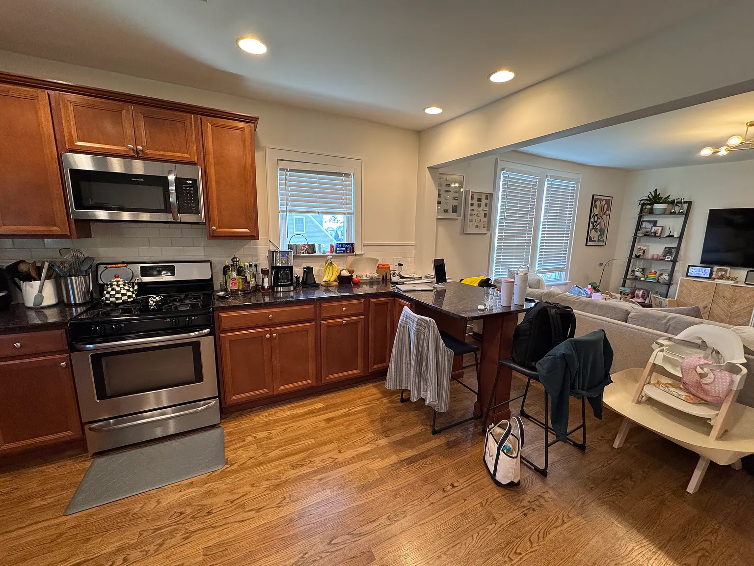 3 bed, 1500 sqft, $4,500 — Photo 1