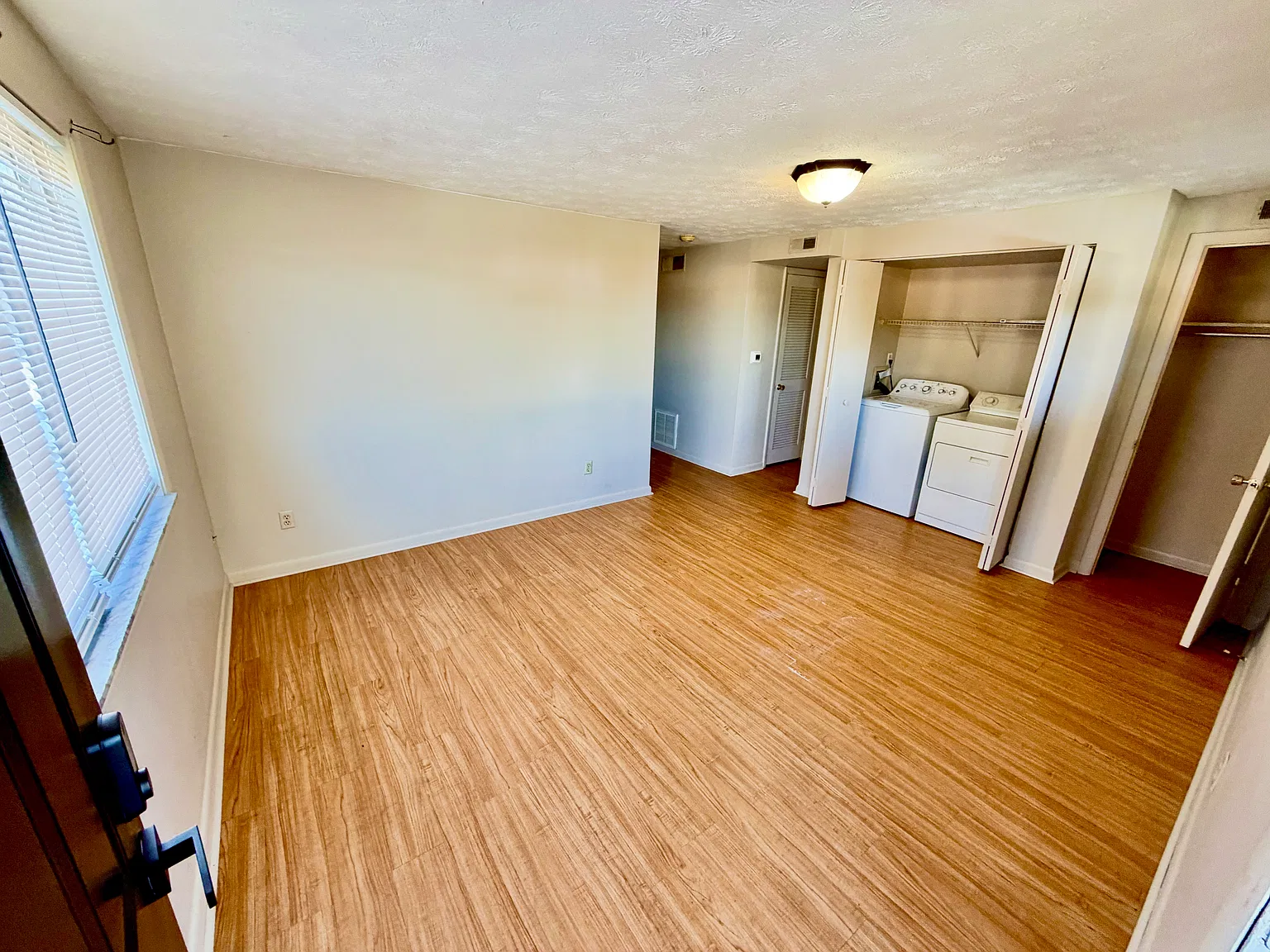 2 bed, 665 sqft, $895 — Photo 2