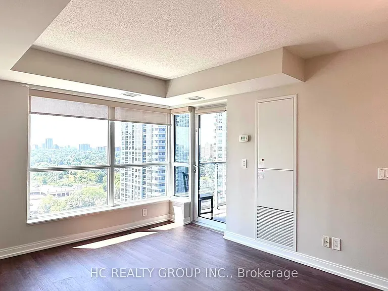 181 Village Green Sq #1415 — Photo 15