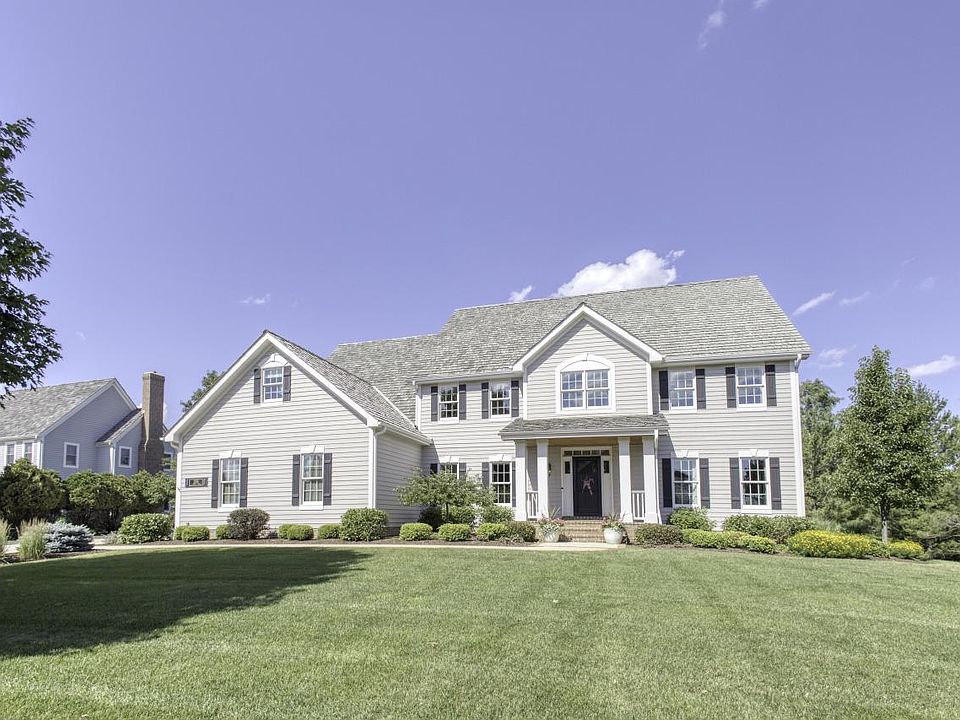 258 East Laurel Cir, Delafield, WI 53018 Zillow
