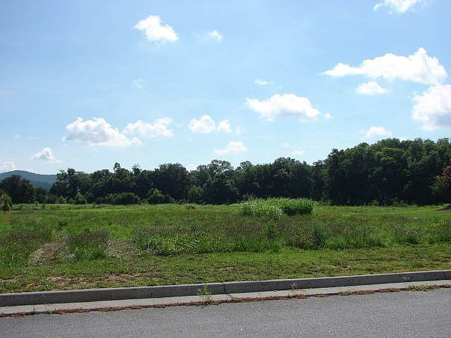 1st image of 15 River Shoals Dr