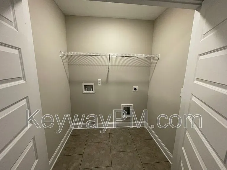 3099 Venetian Dr — Photo 10