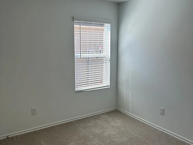 1076 Westbrook Blvd — Photo 5
