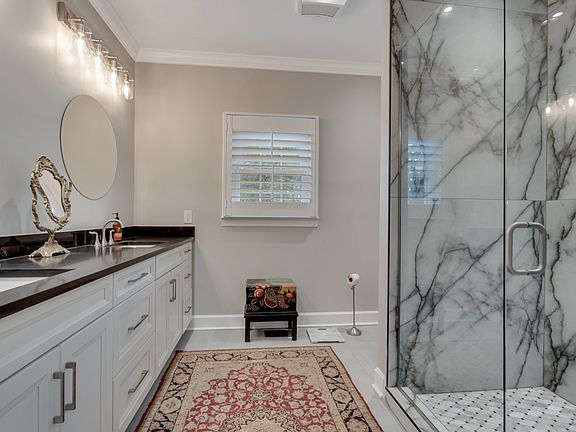 5th image of 2703 Shannon Dr