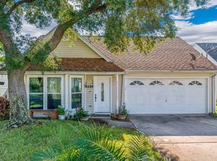 907 Elizabeth Ln, Shalimar, FL 32579