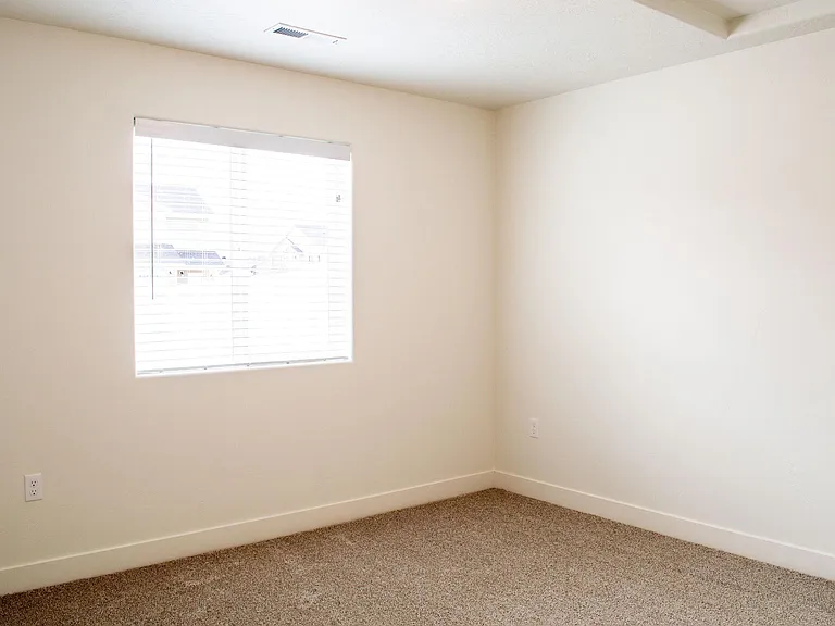 933 N Ironwood Cir — Photo 13