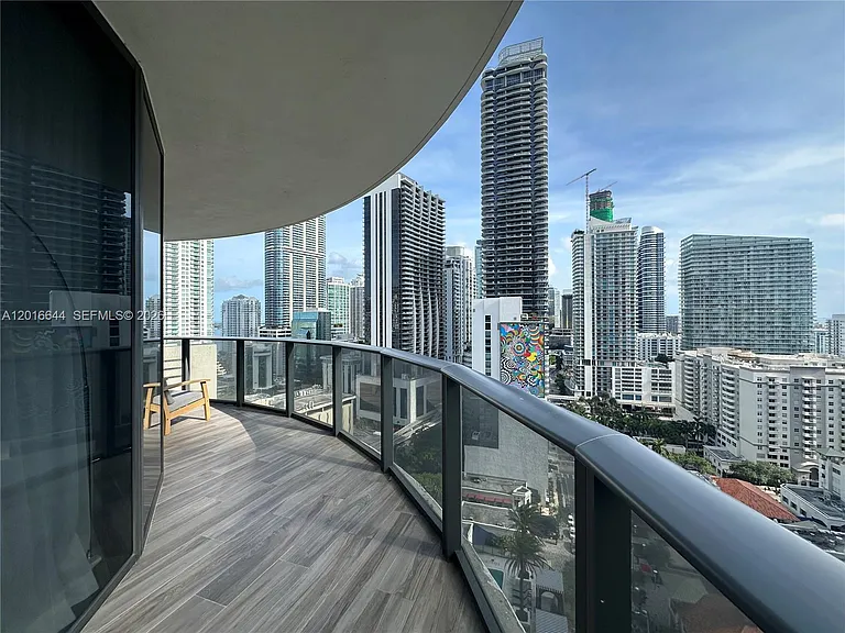 801 S Miami Ave — Photo 6