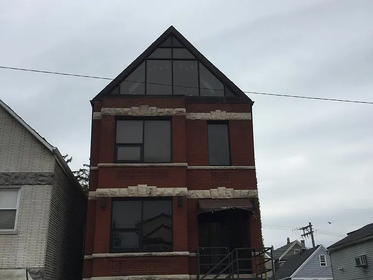 1047 W 31st Pl #1F — Photo 1