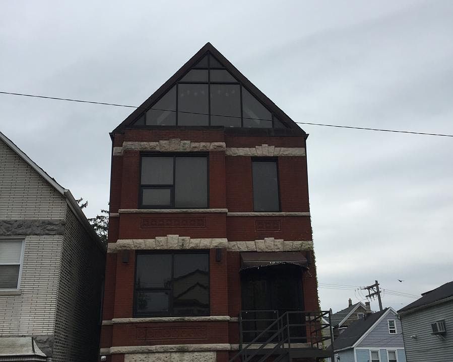 1st image of 1047 W 31st Pl #1F